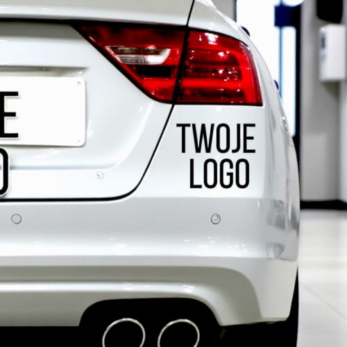 naklejka z logo firmy na auto bus personalizowana prezent reklama